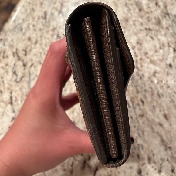 *SOLD* Louis Vuitton Sarah Wallet Damier Ebene - Picture 11 of 16